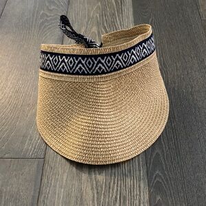 Woven Straw Visor with navy Patterned Band